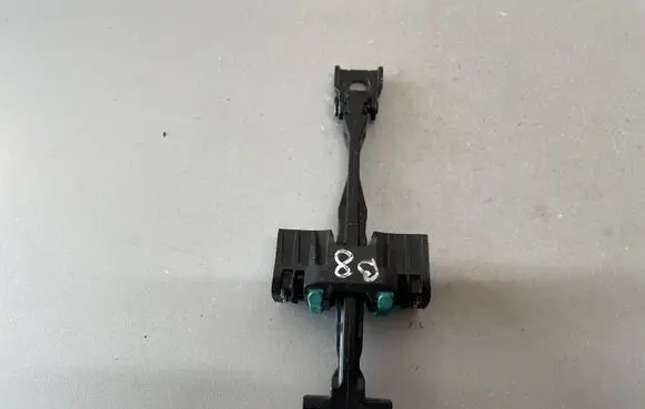 Volkswagen PASSAT B8 Front door check strap stopper 3G0837249B