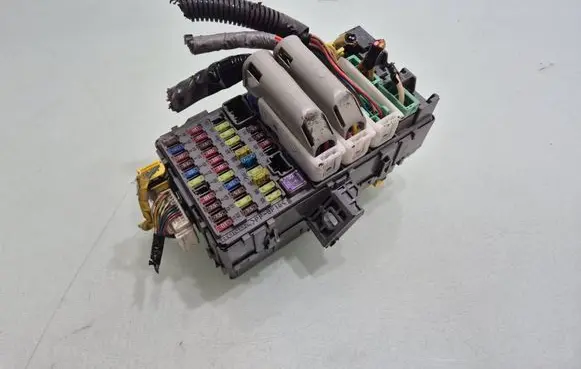Honda CR-V Fuse module 52575LM