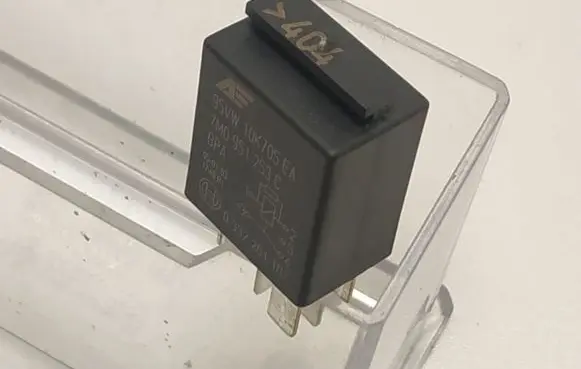 Volkswagen Touran I Other relay 7M0951253C