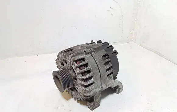 BMW 1 E82 E88 Generator/alternator 7802261