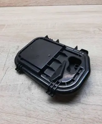 Audi A6 S6 C6 4F Headlight/headlamp dust cover 16016300L