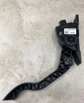 Ford C-MAX II Accelerator throttle pedal AV619F836AB 6PV01036834