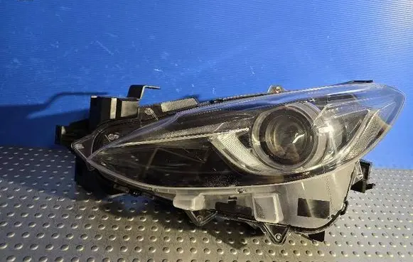 Mazda 3 II Headlight/headlamp 2161168L