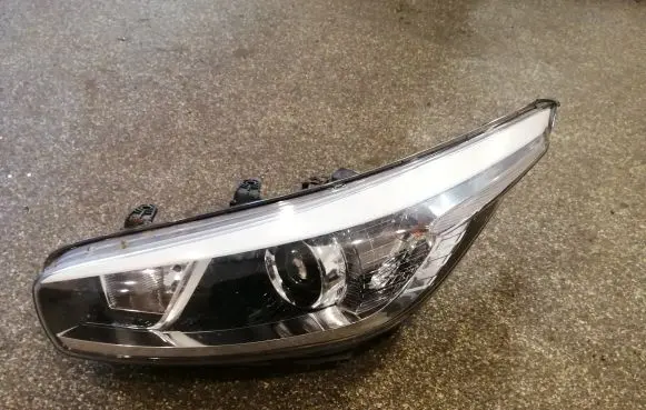 KIA Ceed Headlight/headlamp 92101A2040