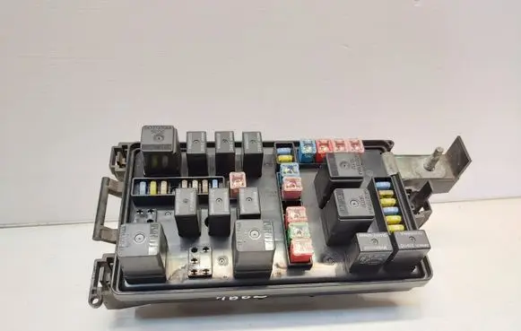 Chrysler 300 - 300C Fuse module P04692233AD 71401798