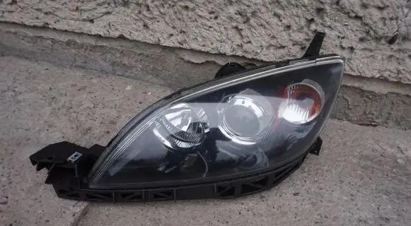 Mazda 3 I Headlight/headlamp