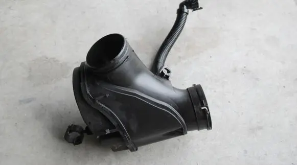 Intake resonator