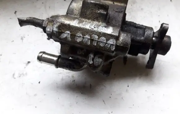Volvo S40, V40 Power steering pump