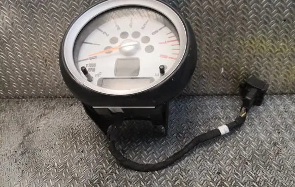 Mini One - Cooper Coupe R56 Speedometer (instrument cluster) 9189516
