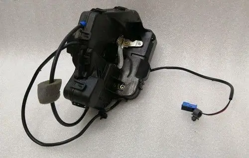 Mercedes-Benz CLS C219 Coupe door lock (next to the handle) A2197300335