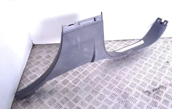 Volkswagen Touareg II Rear sill trim cover 7P6853370