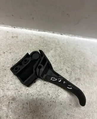 Volkswagen PASSAT B5.5 Engine bonnet (hood) release handle 3B1823533