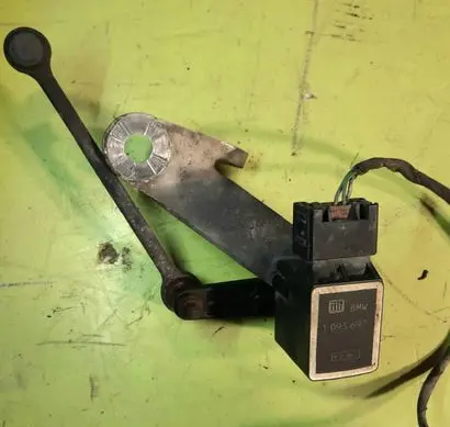 BMW 7 E65 E66 Headlight/headlamp level sensor 1093697