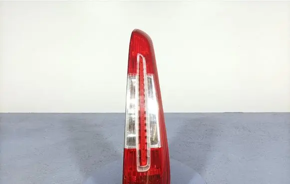 Ford C-MAX I Rear/tail lights 2SK009504