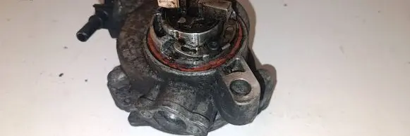 Peugeot Partner Vacuum pump 9804021880