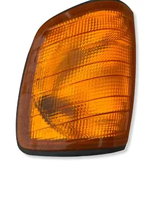 Mercedes-Benz E W124 Front indicator light 1305233928 P251