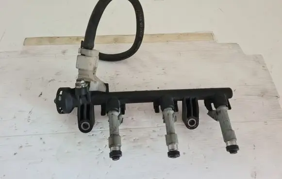 Toyota Yaris Fuel injectors set 238140Q010A