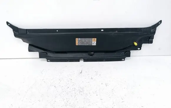 Ford Fusion II Radiator trim DS7316613AF