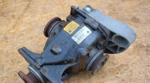 BMW 1 E82 E88 Rear differential 7524326