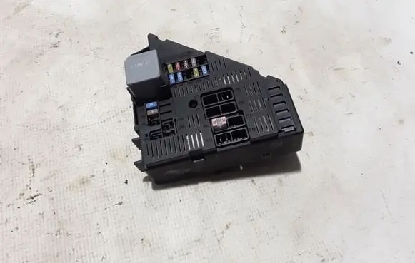 Volvo XC90 Fuse module 31473569