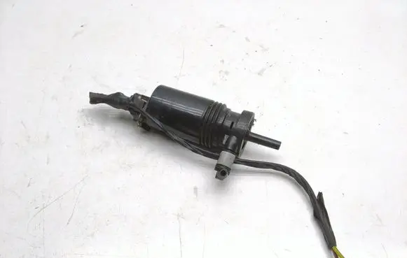 Volvo V70 Headlight washer pump 1013229