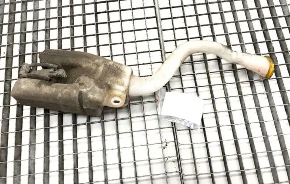 Windshield washer fluid reservoir/tank