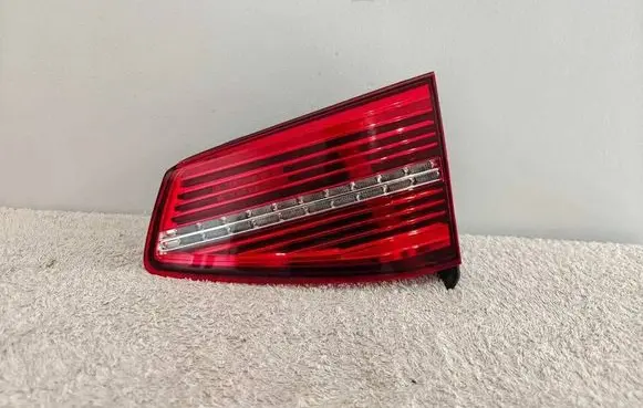 Volkswagen PASSAT B8 Tailgate rear/tail lights 3G9945308E 81450221
