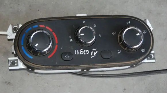 Iveco Daily 6th gen Central console control unit 130KM