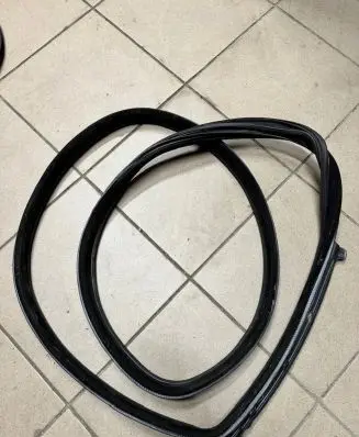 Rubber seal rear door