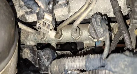 Opel Astra H Fuel main line pipe 