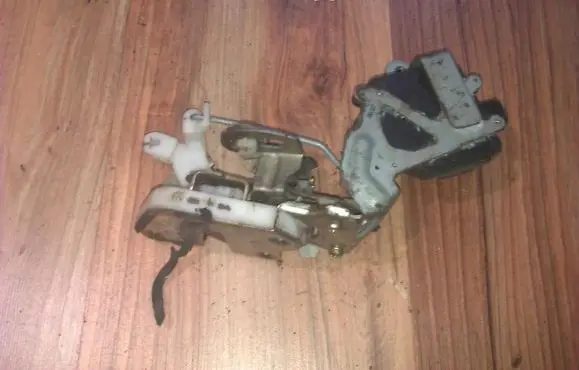 Mitsubishi Galant Rear door lock