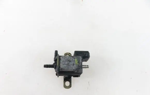 Audi A4 S4 B5 8D Valve vacuum 028906283F