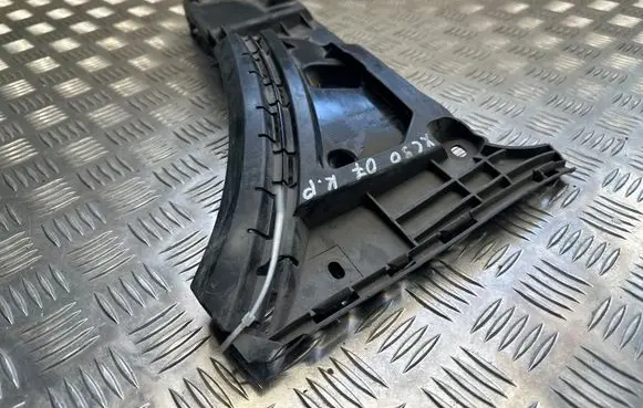 Volvo XC90 Front bumper mounting bracket 30698128 3DHA