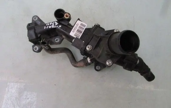 Nissan X-Trail T32 Thermostat/thermostat housing XTRAIL
