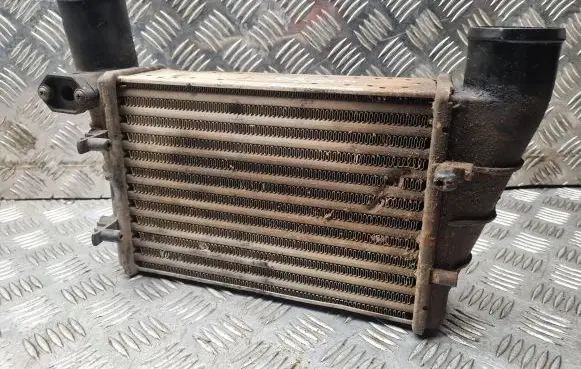 Volkswagen PASSAT B5 Intercooler radiator 058145805G