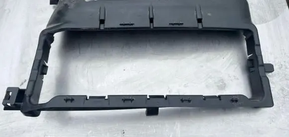 Renault Zoe Intercooler air guide/duct channel 215541324R