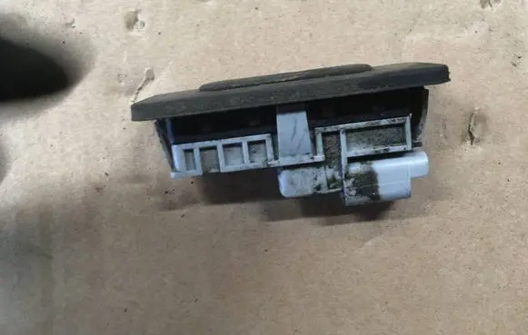 Other switches/knobs/shifts