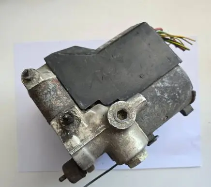 Mercedes-Benz E W124 ABS Pump 0265200043 8447551228