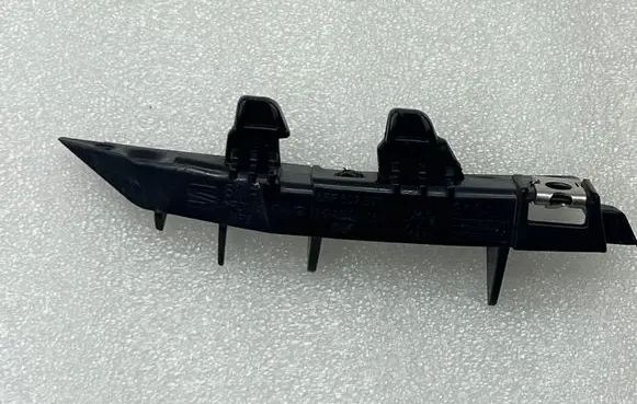 Cupra Formentor Front bumper mounting bracket 5FF807677