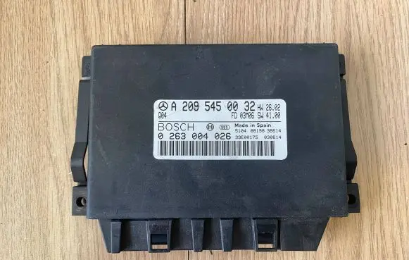 Mercedes-Benz CLK A209 C209 Parking PDC control unit/module A2095450032 0263004026