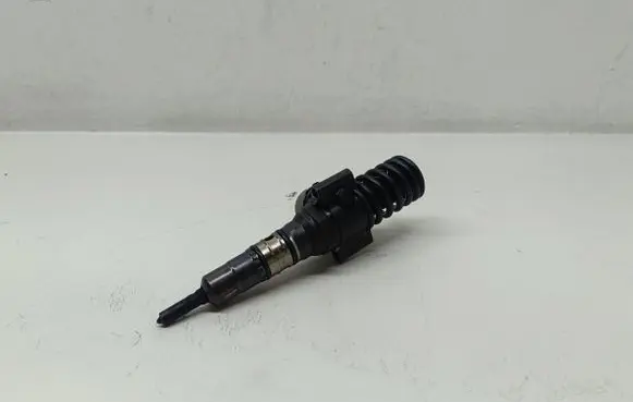 Audi A4 S4 B6 8E 8H Fuel injector 03G130073G
