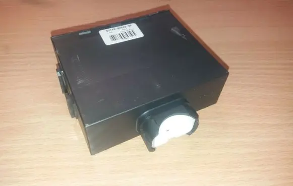 Toyota Aygo AB10 Door central lock control unit/module 73677412 897400H010