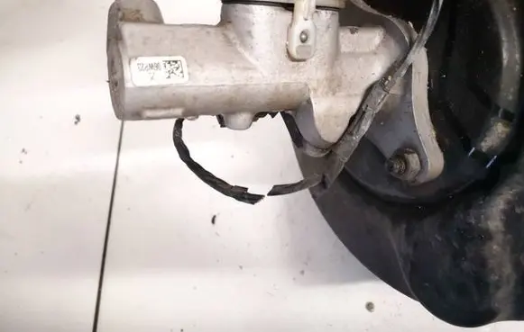 Master brake cylinder