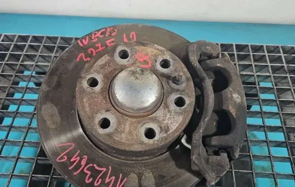 Iveco Daily 4th gen Front wheel hub spindle knuckle IMPRK1423642