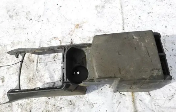 Jeep Grand Cherokee (WK) Armrest x32001000xx