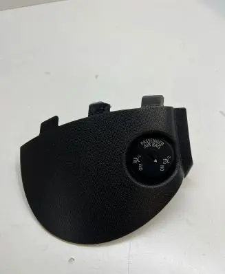 Passenger airbag on/off switch