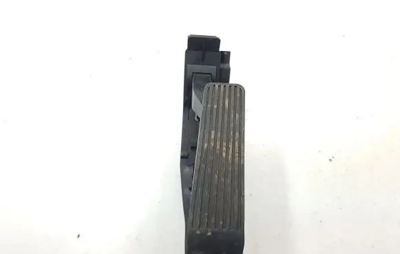 Mercedes-Benz CLS C219 Accelerator throttle pedal A2113000504