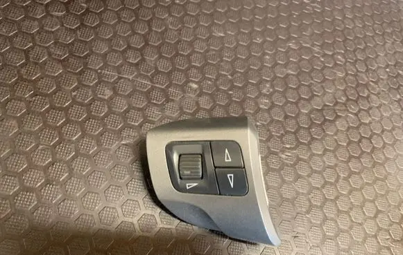 Opel Astra H Steering wheel buttons/switches 305582185057 88139804 13208858