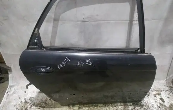 Citroen C5 Rear door JUODOS