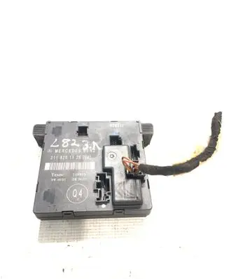 Mercedes-Benz E W211 Door control unit/module 2118201526 356805